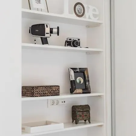 Brand New 1br Near Central Station, Old Town, Beach - 3 Minute Walking