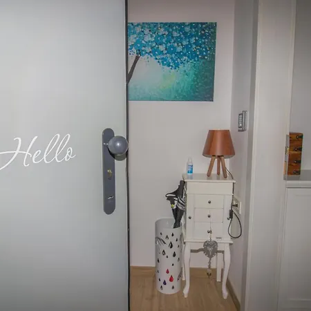 Brand New 1br Near Central Station, Old Town, Beach - 3 Minute Walking Lägenhet