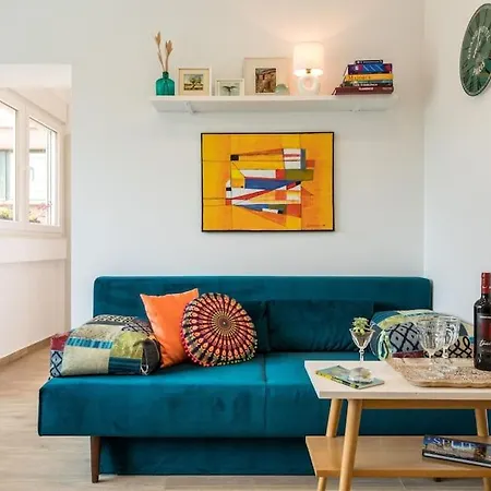 Brand New 1br Near Central Station, Old Town, Beach - 3 Minute Walking Lägenhet