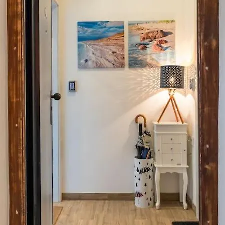 Brand New 1br Near Central Station, Old Town, Beach - 3 Minute Walking Lägenhet Split