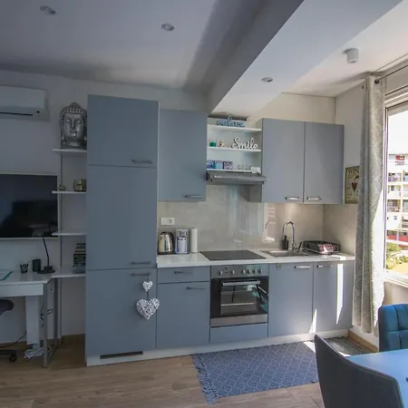 Brand New 1br Near Central Station, Old Town, Beach - 3 Minute Walking Lägenhet