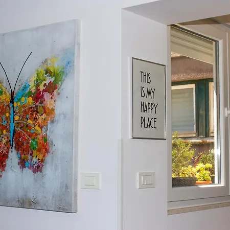 Daire Brand New 1br Near Central Station, Old Town, Beach - 3 Minute Walking