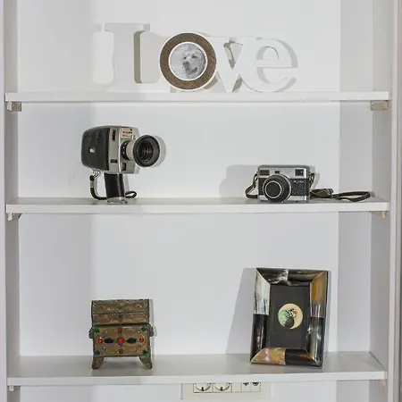 Daire Brand New 1br Near Central Station, Old Town, Beach - 3 Minute Walking *