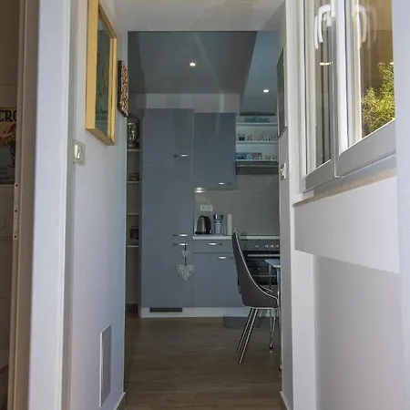 Brand New 1br Near Central Station, Old Town, Beach - 3 Minute Walking *