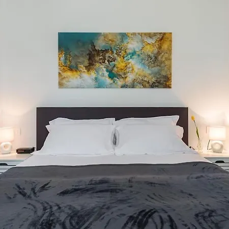 Апартаменти Brand New 1br Near Central Station, Old Town, Beach - 3 Minute Walking Спліт