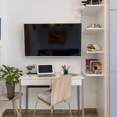 Brand New 1br Near Central Station, Old Town, Beach - 3 Minute Walking Сплит