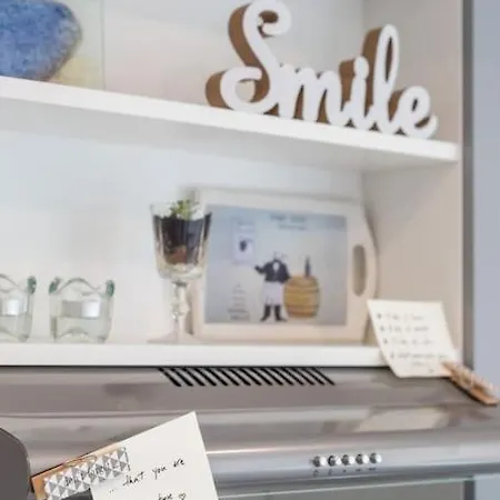 Brand New 1br Near Central Station, Old Town, Beach - 3 Minute Walking