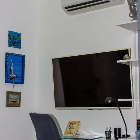 Brand New 1br Near Central Station, Old Town, Beach - 3 Minute Walking Спліт