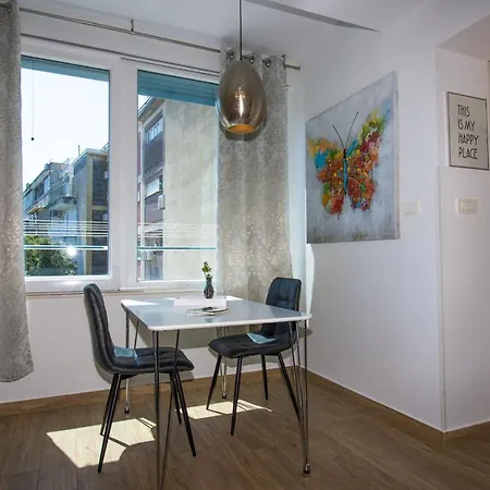 Brand New 1br Near Central Station, Old Town, Beach - 3 Minute Walking *