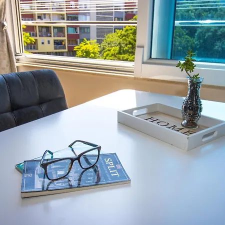 Brand New 1br Near Central Station, Old Town, Beach - 3 Minute Walking Спліт